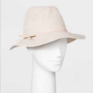 Women’s fedora hat cream